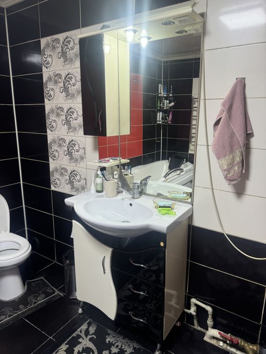 Продается шкаф для ванны