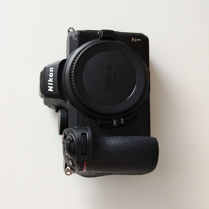 Nikon Z5, 27.000 cadre, stare impecabilă