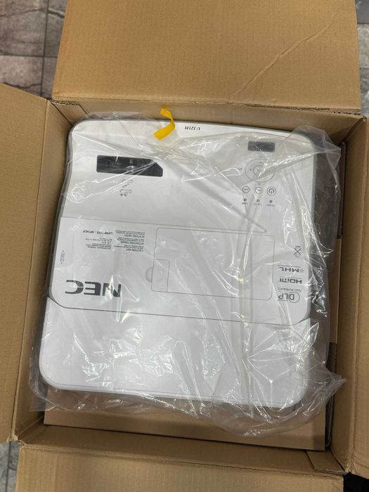 HOPE AMANET P2 - Videoproiector NEC U321H Ultra Short Throw Full HD
