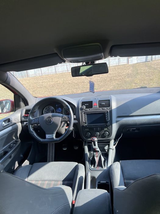 Se vinde Golf 5 GTI