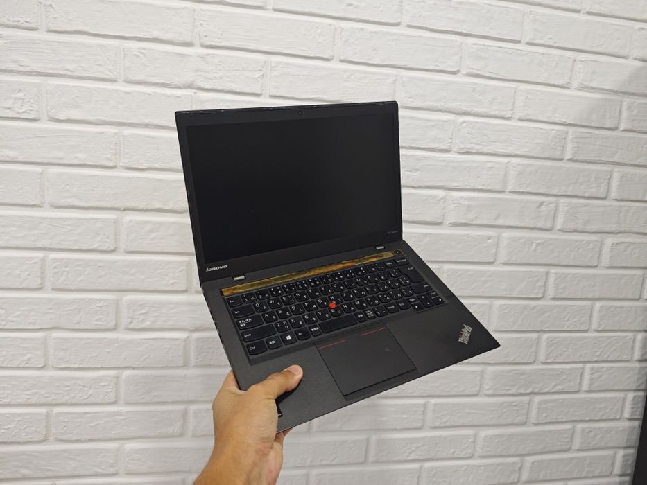 Lenovo thingpad X1 Carbon 2Th gen