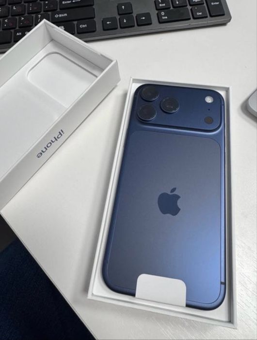 Продам айфон 17 про макс 256гб