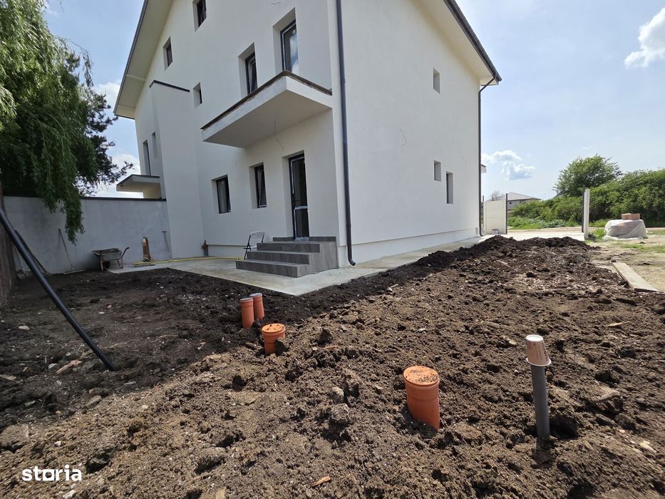 Casă duplex cu 4 dormitoare si mansarda 160 mp Cartier Independenței