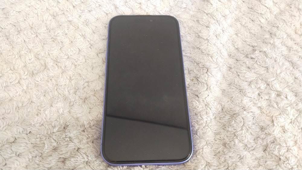 Продам Iphone 16