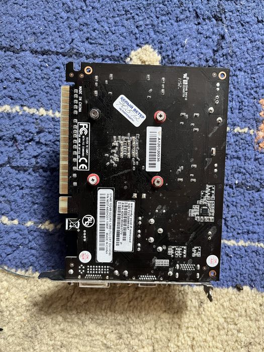 Видеокарта GT440 на 1 гигобайт