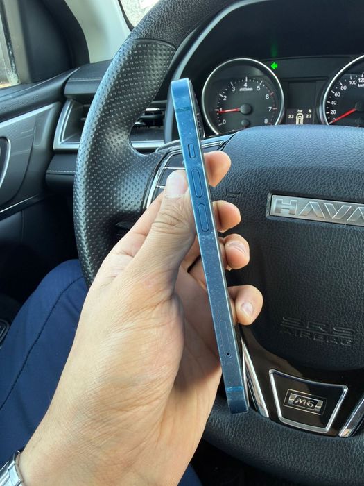 Продам iphone 13