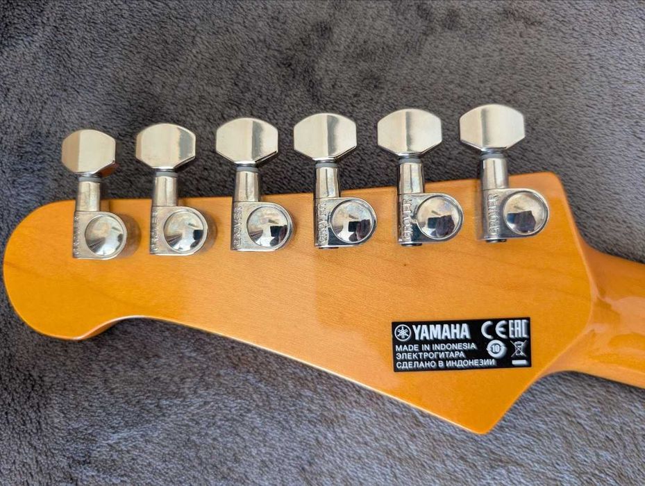 Yamaha Pacifica 611 Translucent Black