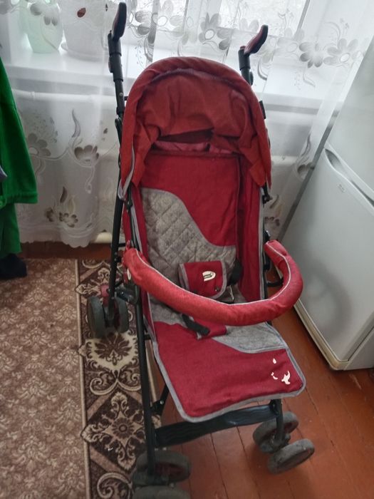 Столик для кормления и коляска