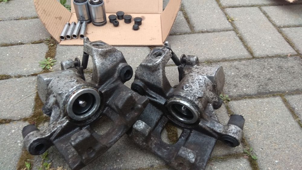 Vând etrieri spate Yaris II