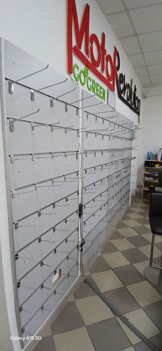 Mobilier magazin, vitrina, tejghea, panouri sina Slatwall cu accesorii