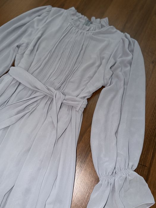 Коктейльные платья в размере М Л по 100.000