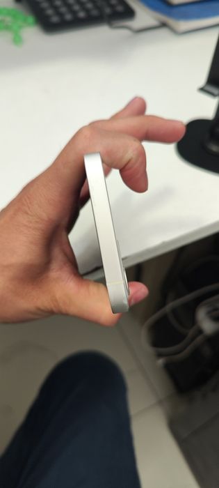 Iphone 12.  ideal
