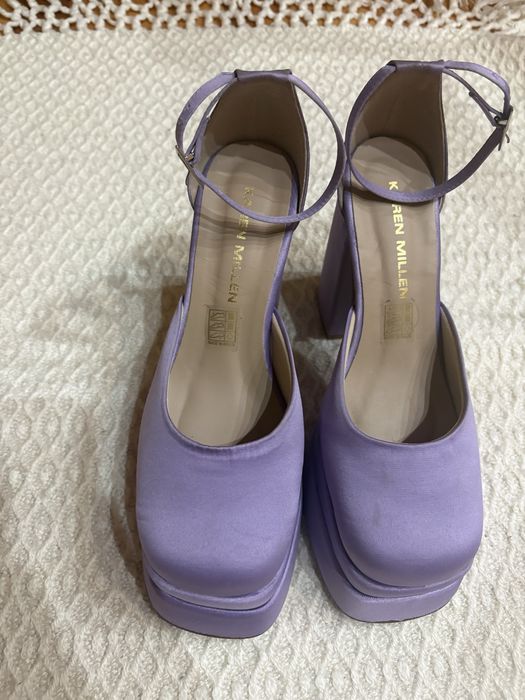 Високи обувки, нови