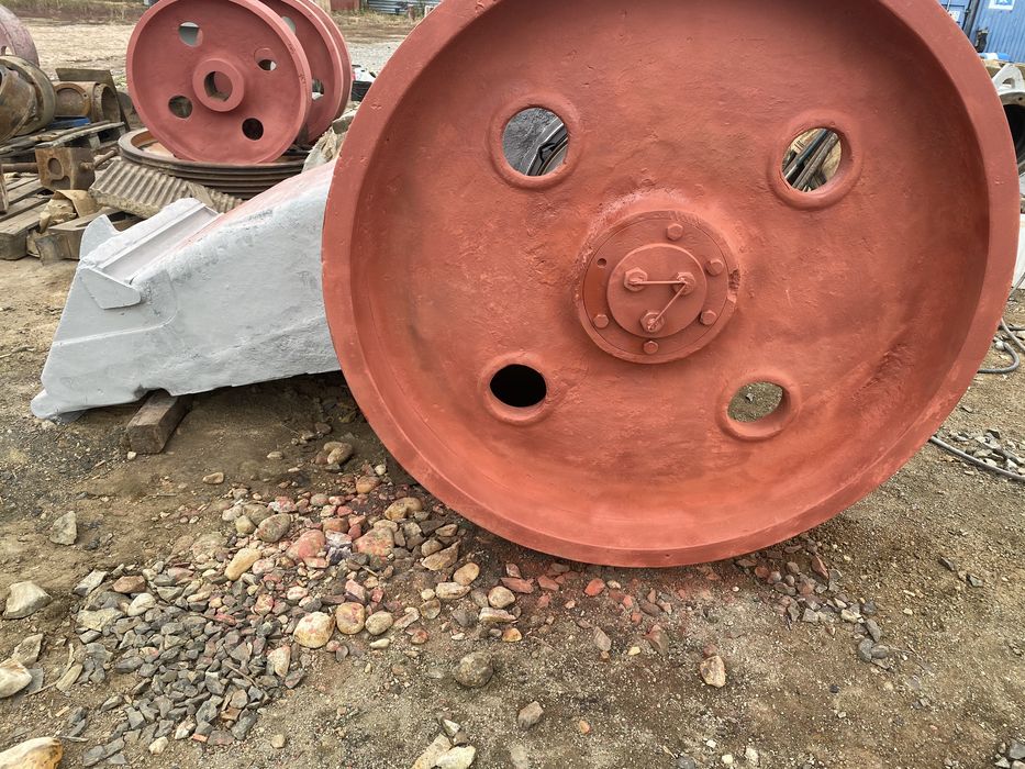 Ремонт щековой дробилки СМД 110