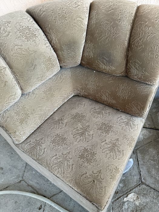 Диван 4 штук в хорошем состояние