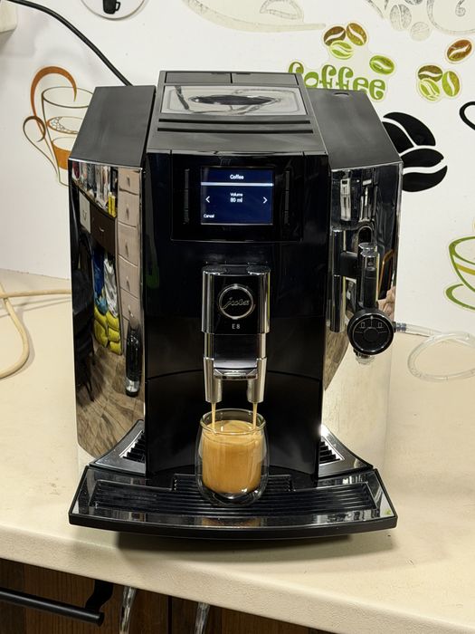 Кафемашина кафе автомат JURA E8 с гаранция