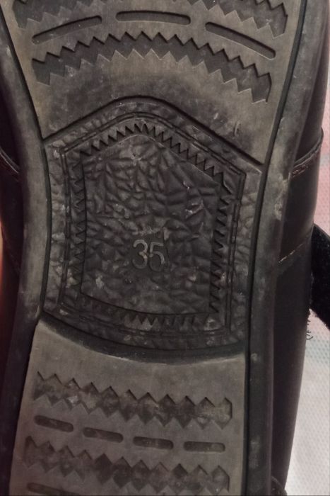 Продается обувь по 1000 тн