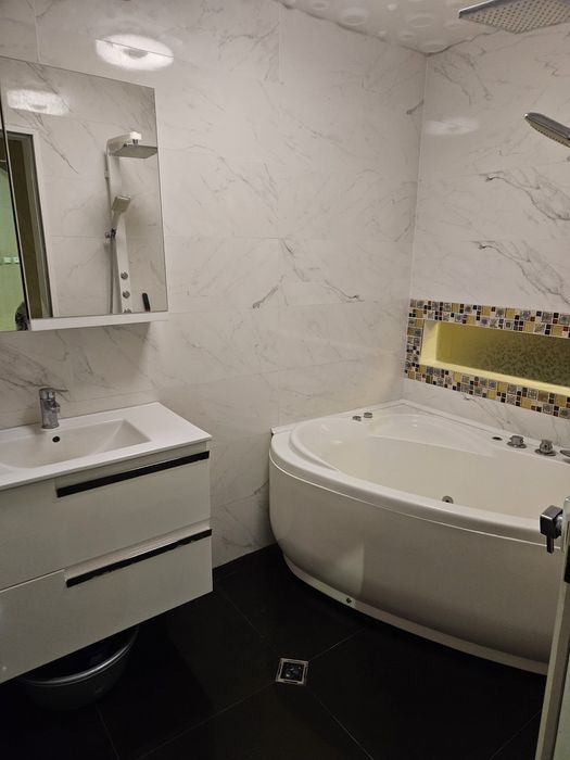 Дава се под наем Четиристаен апартамент в Шумен, Център - 100 кв.м за 433.5 € - Снимка #7