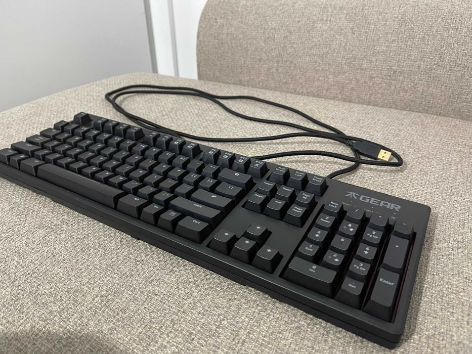 Tastatură mecanică Fnatic Gear Rush – Cherry MX Blue