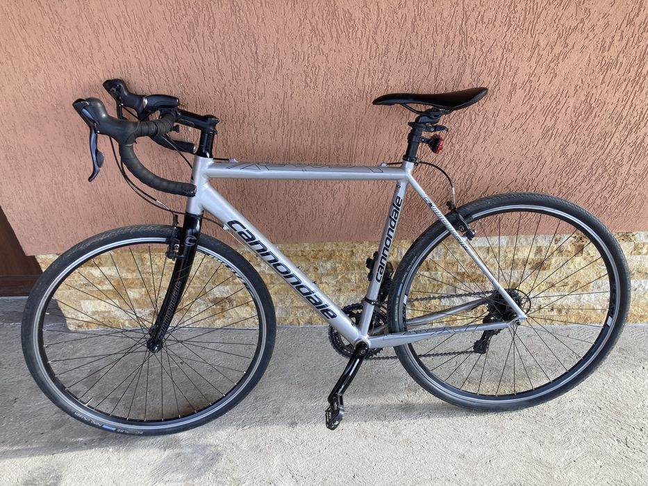 Cursiera Cannondale cu Cadru Aluminiu