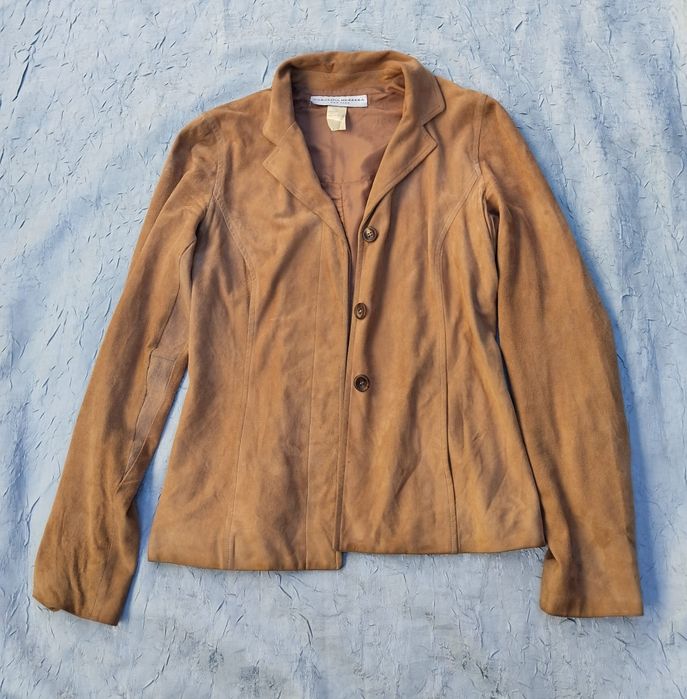 Vând geacă piele dama Carolina Herrera!