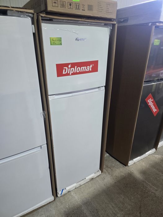 Хладилник Diplomat NFT17060MWE, 5 години Total No Frost