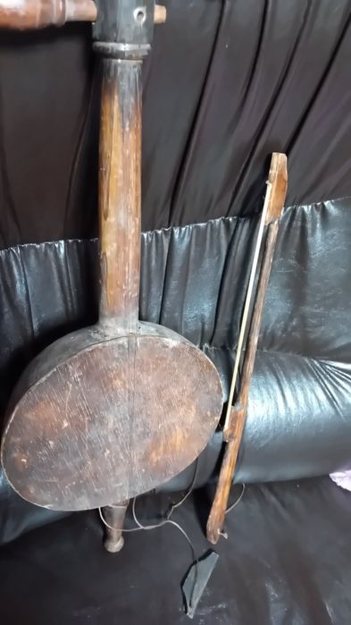 Старинни  музикални  инструменти Кора,Чунари и военна тръба