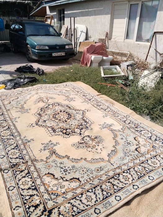 Продается ковер 2х3м