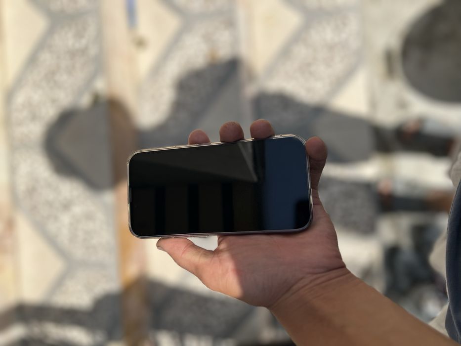 iPhone 16 e ideal holatda