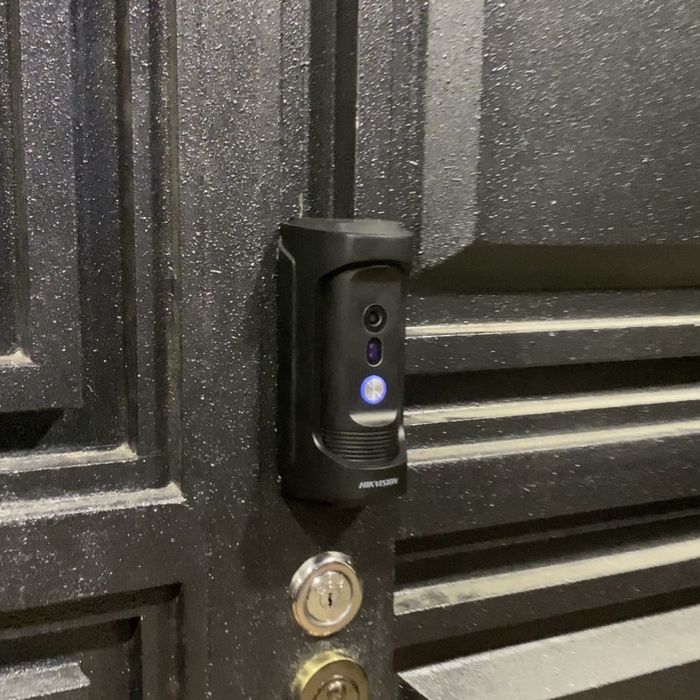 Комплект домофон HIKVISION для участка с замком