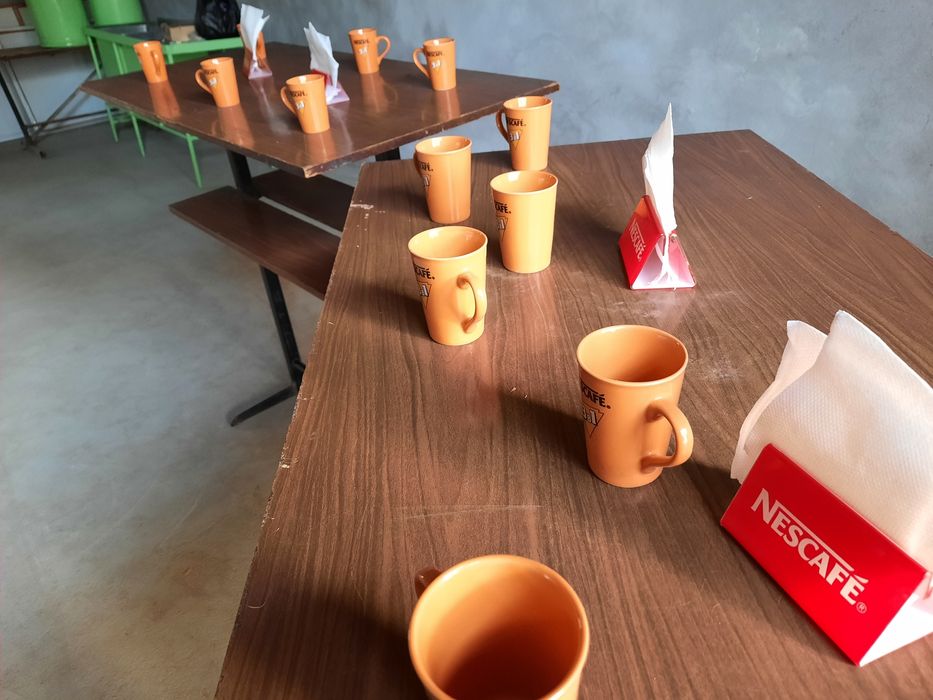 Столы стойка для минутни обеда ,400000 сум