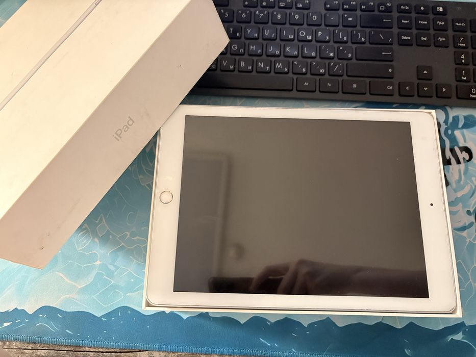 Продам iPad 6th Generation 128 GB