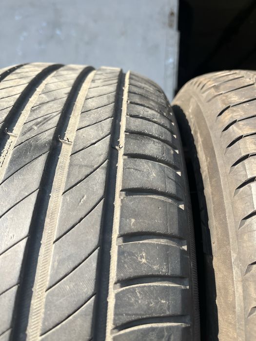 4 бр. летни гуми 215/55/17 Michelin DOT 1124/0722 5-6 mm