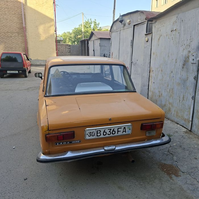 Vaz 21011 sotiladi 1983 yil