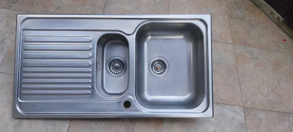 Продавам иноксова кухненска мивка BLANCO за вграждане в плот. Размер 95смх50см.