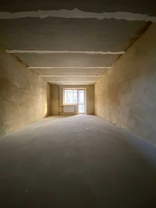 продам 2 комн квартиру в центре