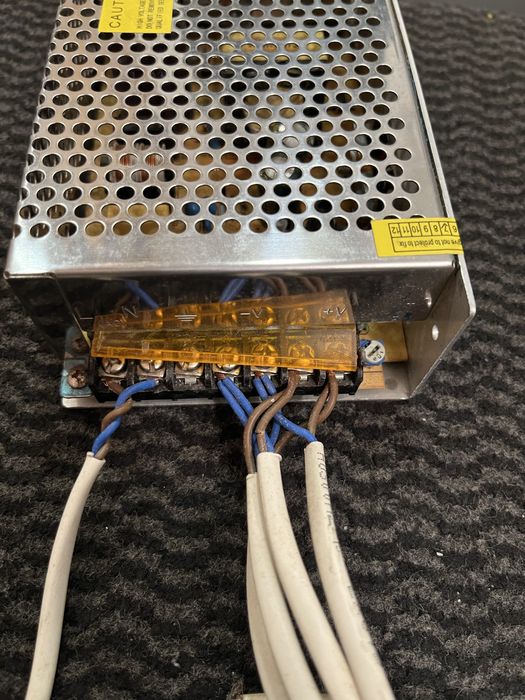 Sursa de alimentare in comutatie Elmark