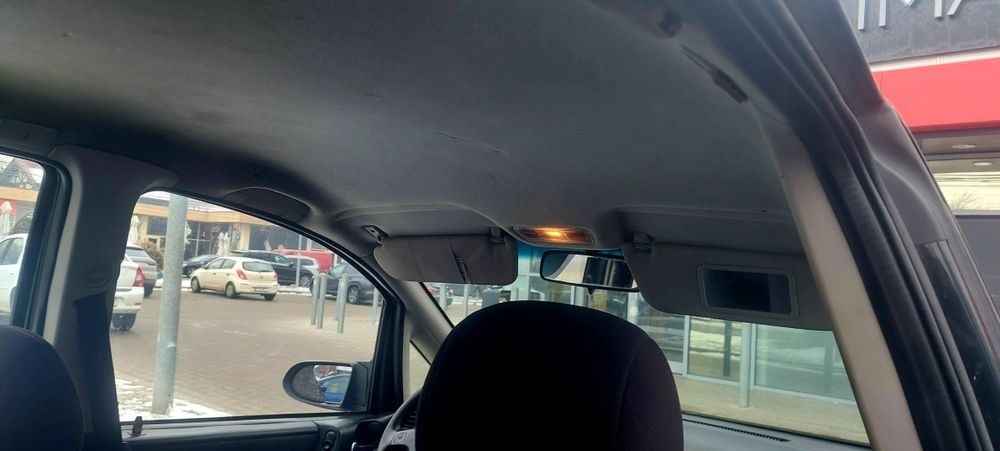 Vând sau schimb opel zafira a 2.0 diesel 2003 an