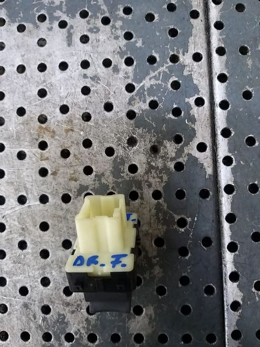 Buton geam electric dreapta fata renault captur 1 j5 h5 254218614r