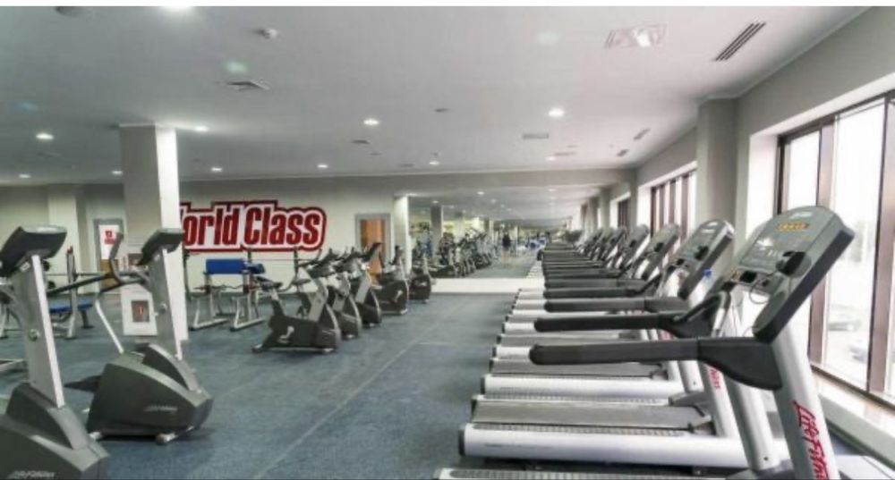 Продам безлимит абономент на World class