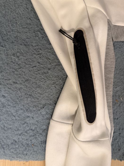 hanoraf nike tech alb marimea xs