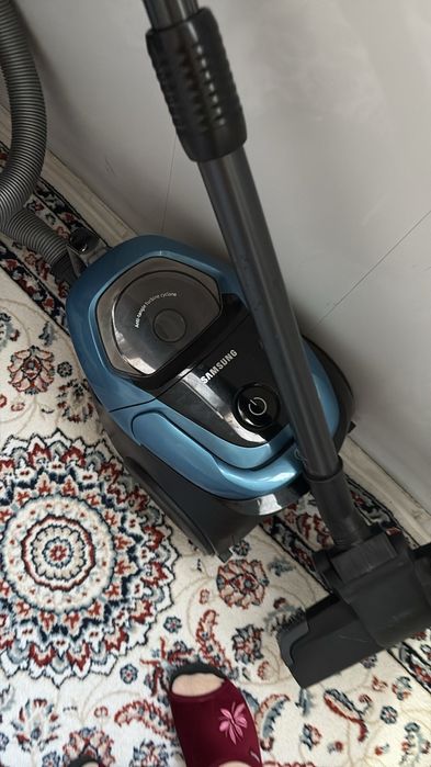 Пылесос марки самсунг,, мошный