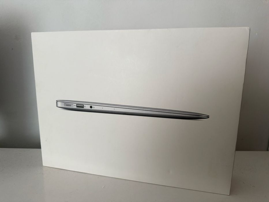 Macbook Air/8/128/ful box