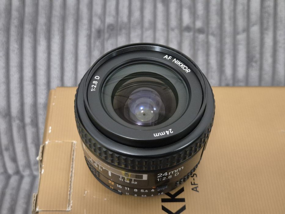 Nikon AF 24mm F2.8