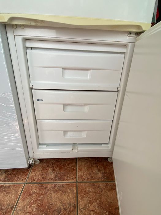 Хладилник с фризер