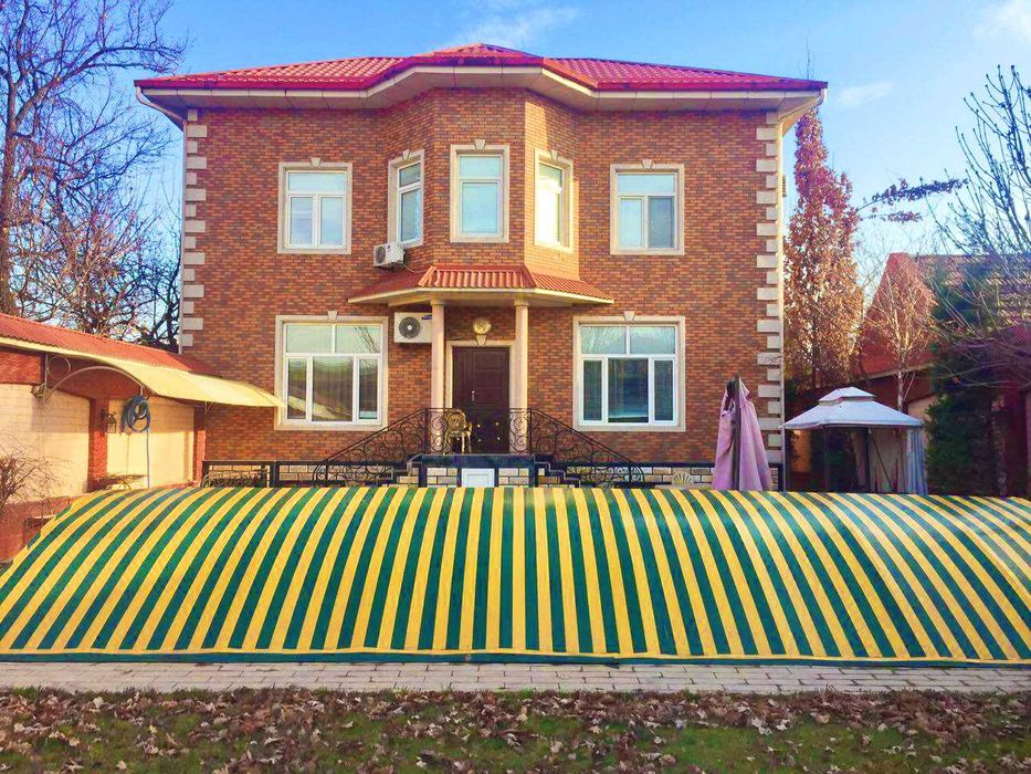 Продаётся Евродом 7 соток на метро Буюк ипак Йули (Академгородок)