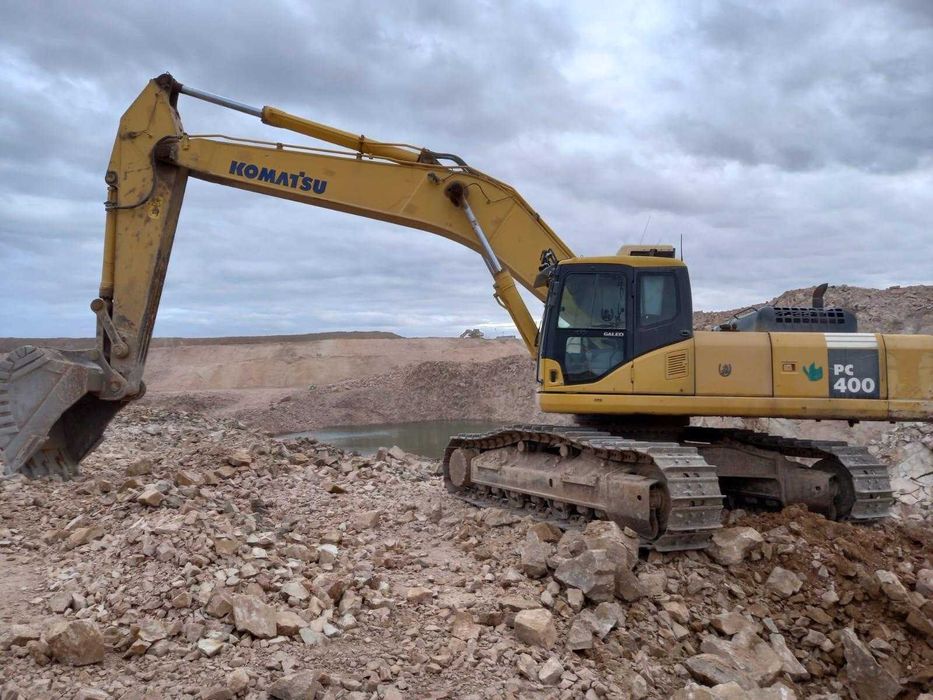 гусеничный экскаватор Комацу