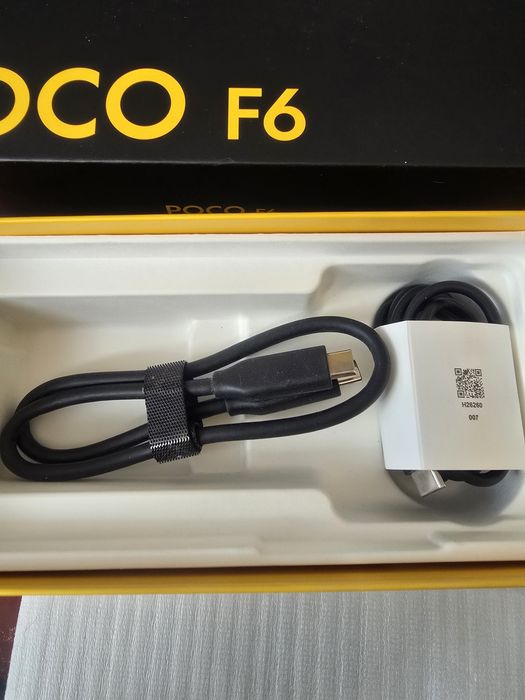 Vând Xiaomi Poco F6  8/256 GB.
