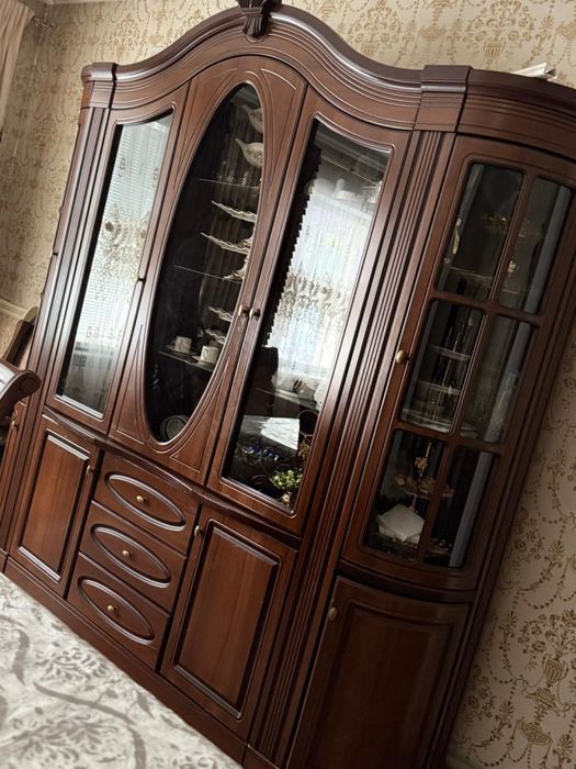 Мебел  чисто с красного дерева