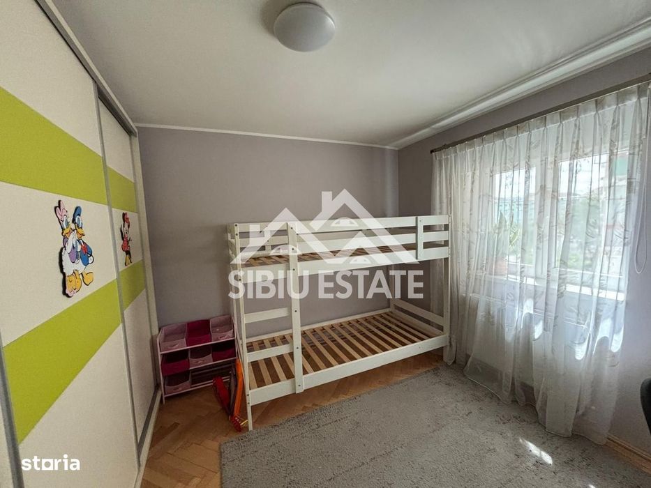 Apartament 3 camere de inchiriat Sibiu